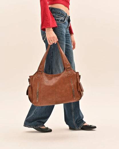 It girl Alessia - Camel