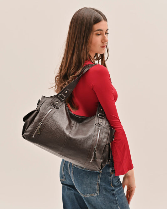 It girl Alessia - Brown