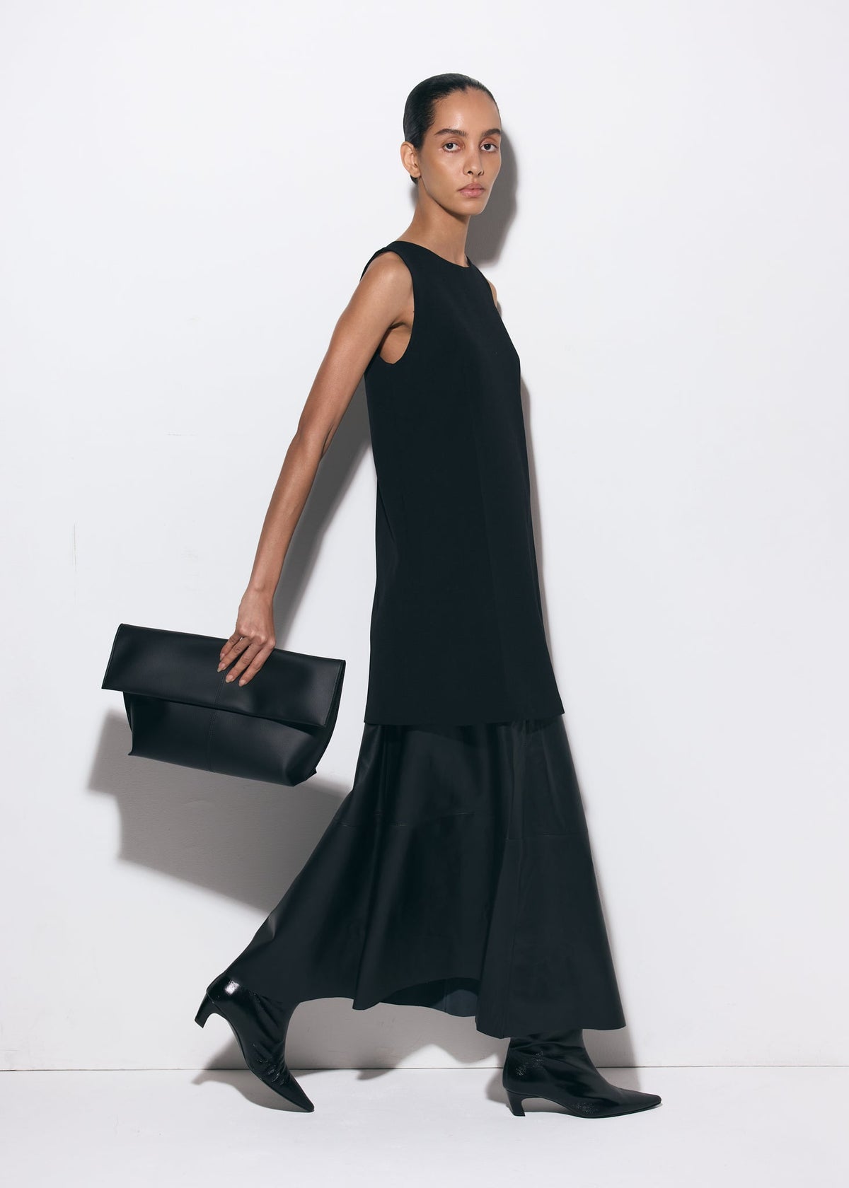 Seamed Clutch Black