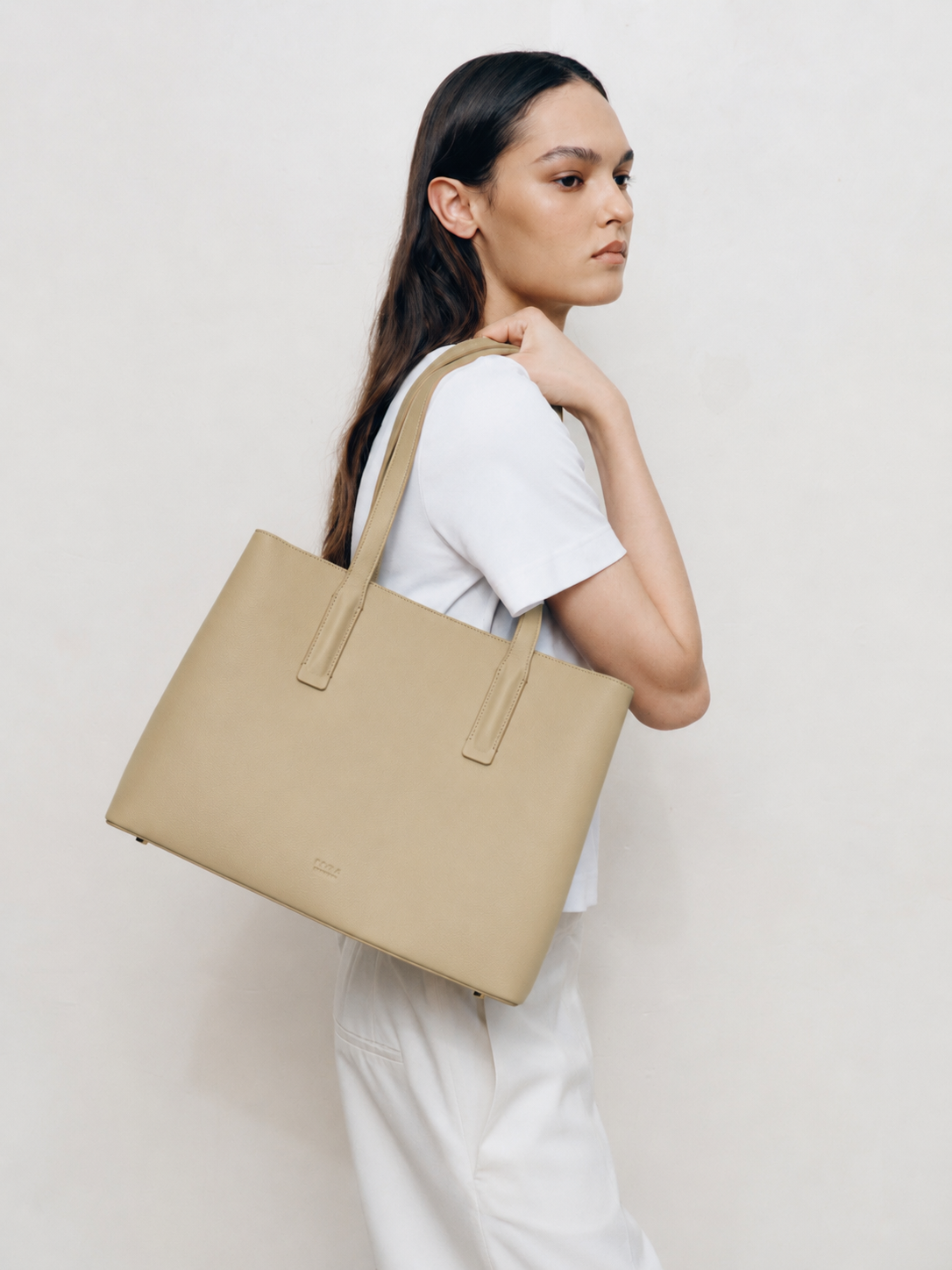 Zoe Tote Sand
