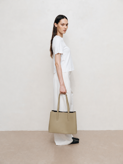 Zoe Tote Sand